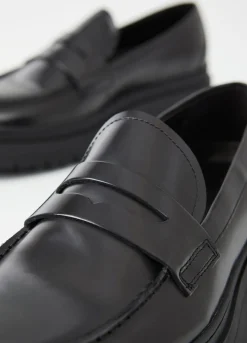 Loaferit<Vagabond James Loafer Musta Kiillotettu Nahka