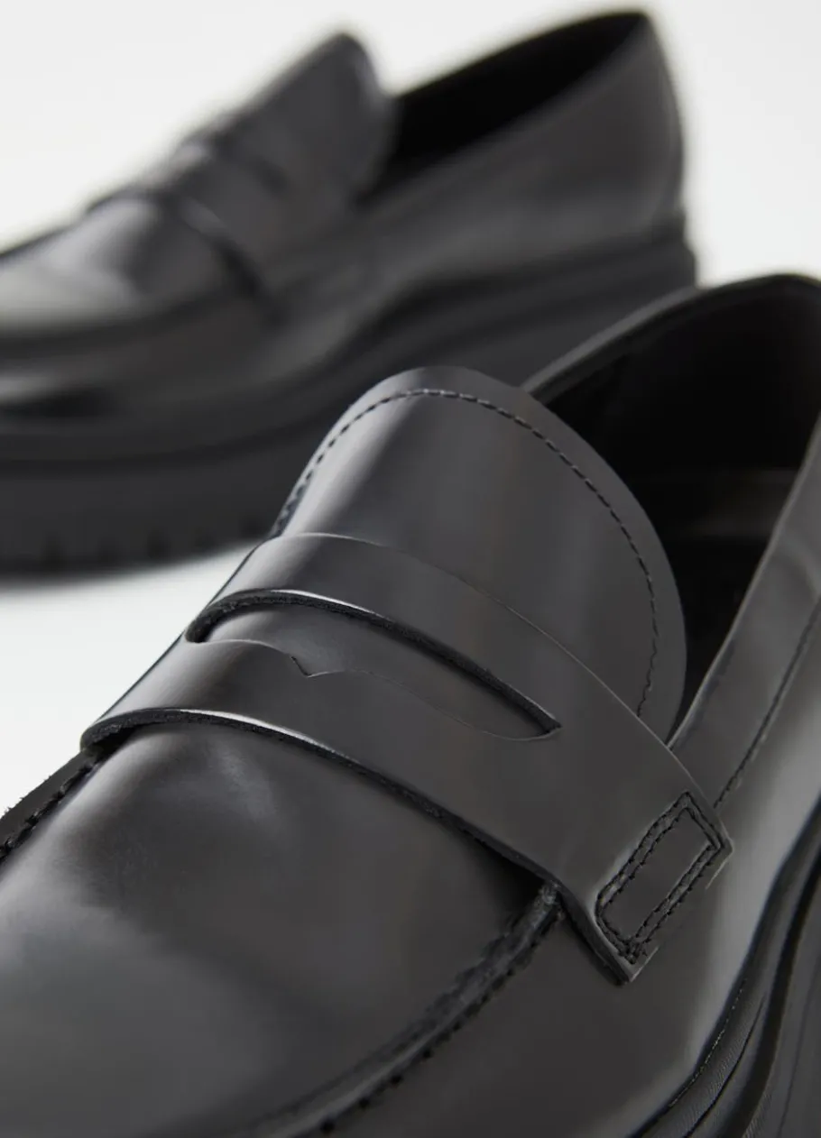 Loaferit<Vagabond James Loafer Musta Kiillotettu Nahka