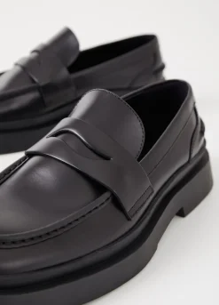 Juhlakengät<Vagabond Mike Loafer Musta Nahka