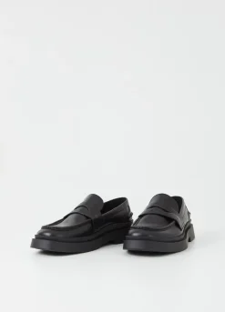Juhlakengät<Vagabond Mike Loafer Musta Nahka